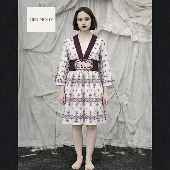 Odd Molly Dresses & Skirts - Odd Molly Cotton Four Continents Tunic Dress Plum Embroidered Knee Length Sz 1/S